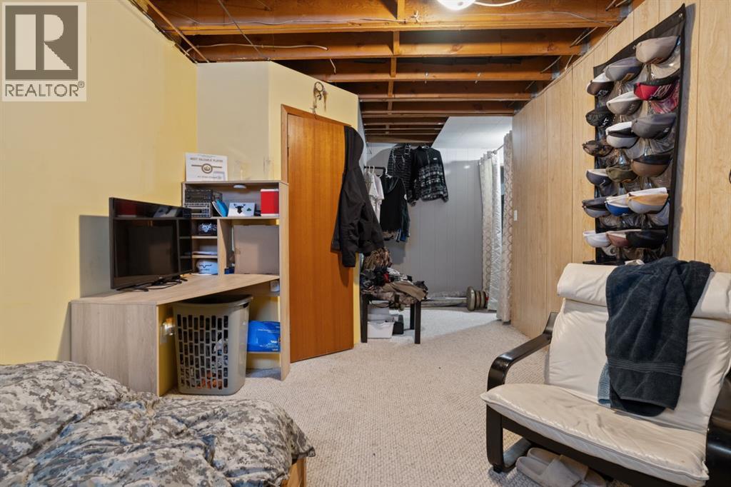 5402 52 Street Property Photo 25