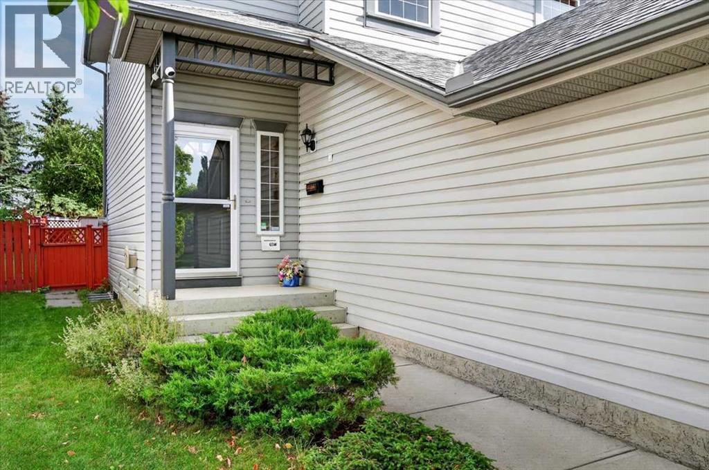 1012 Cranston Drive Se Property Photo 2