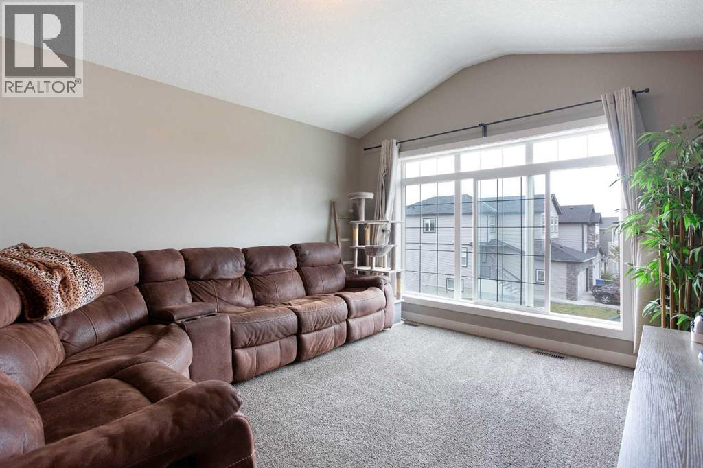 244 Nolanhurst Crescent Nw Property Photo 16