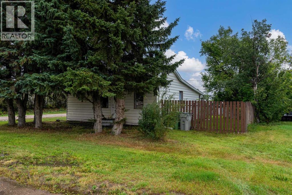 83 2 Street E Property Photo 23