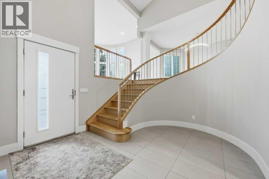 1216 Varsity Estates Drive Nw Property Photo 4