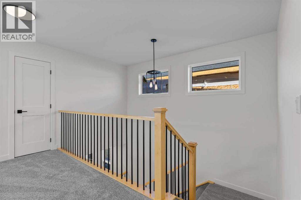 875 Hampshire Crescent Ne Property Photo 21
