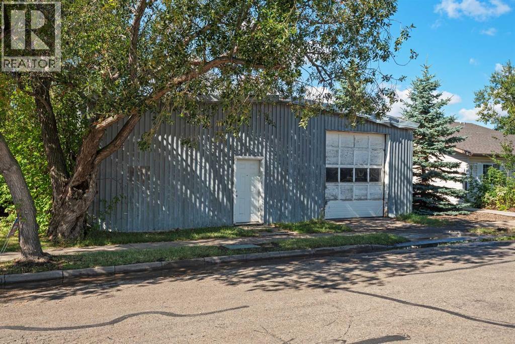 125 2 Avenue Se Property Photo 2