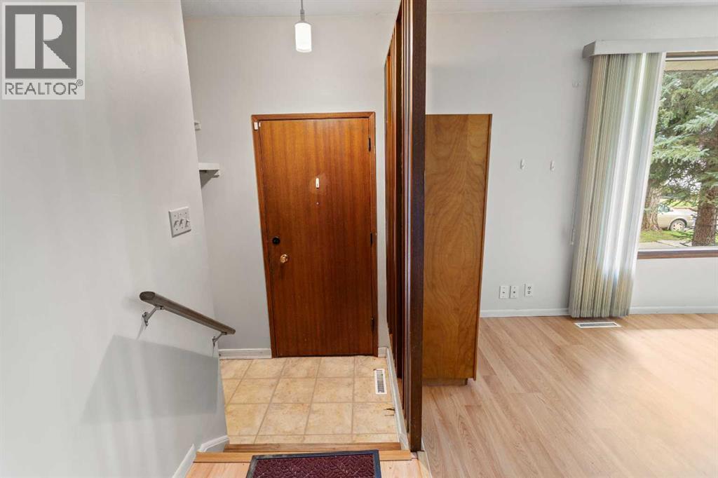 5605 47a Avenue Property Photo 4