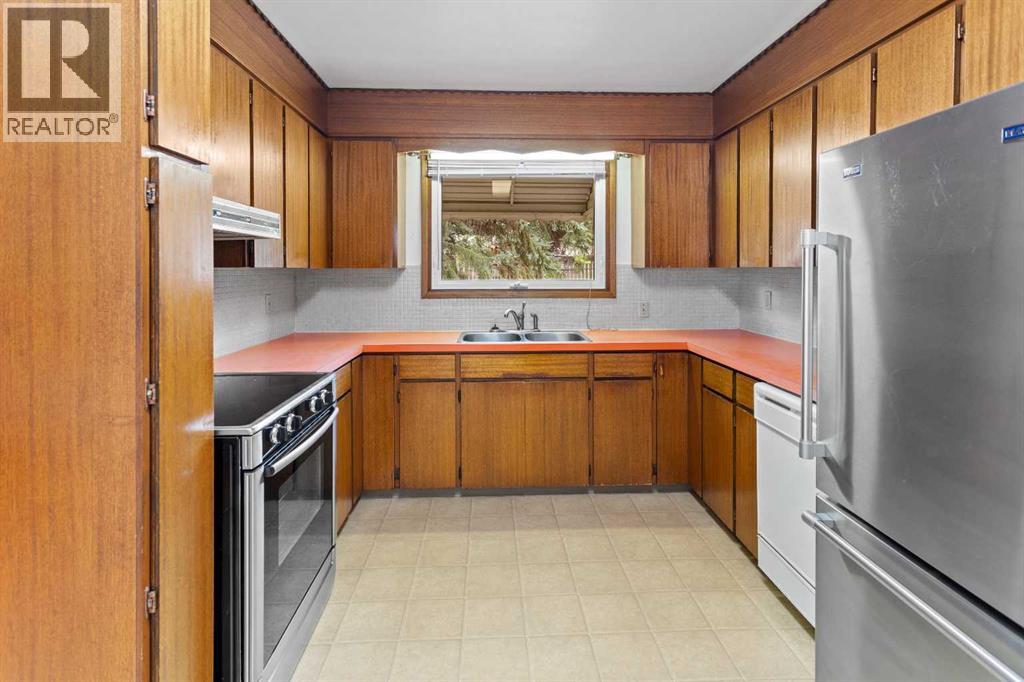 5605 47a Avenue Property Photo 9