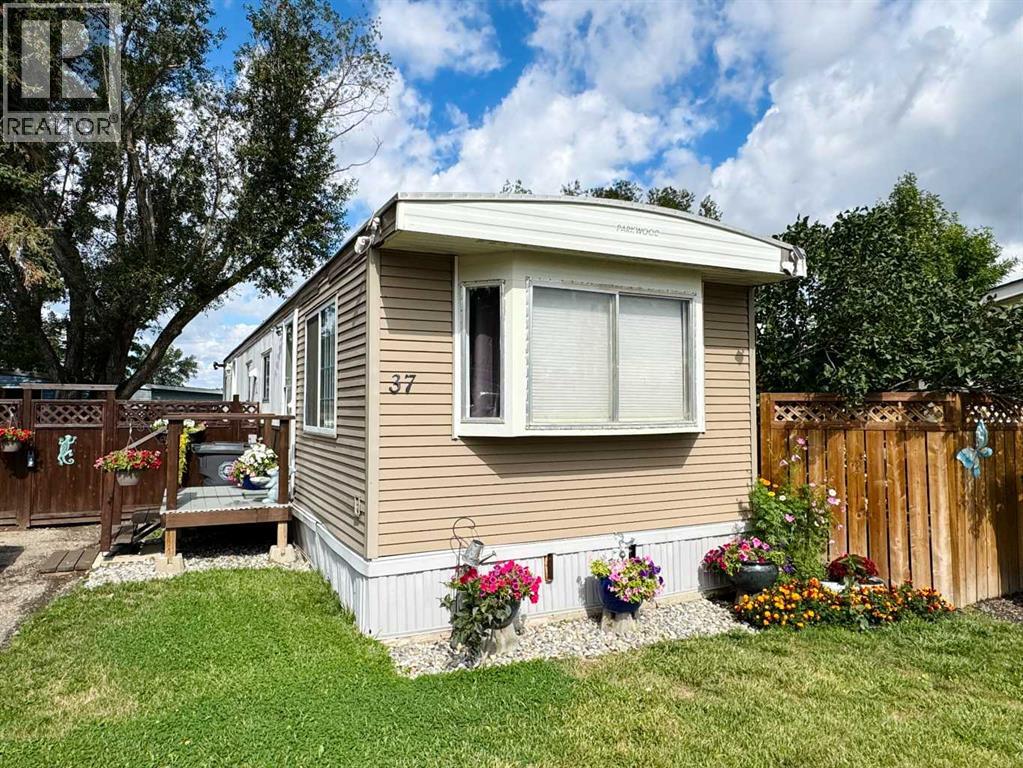 5301 2 Street Property Photo 1