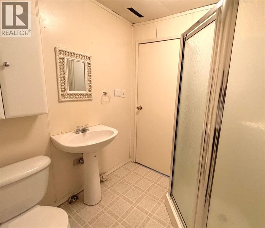 5404 47 Street Property Photo 13