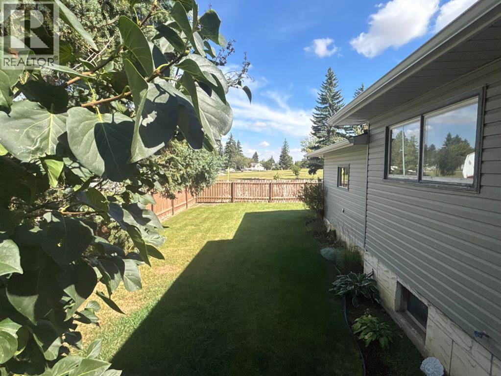 5404 47 Street Property Photo 16