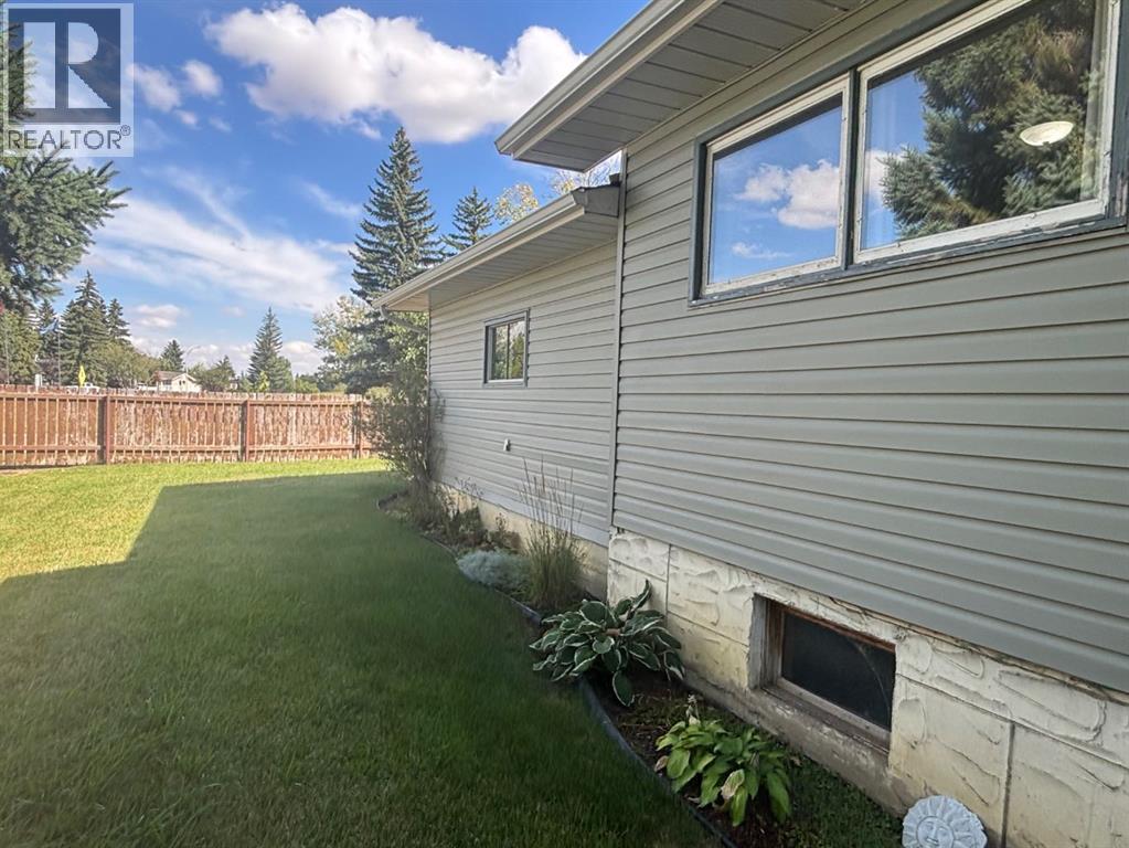 5404 47 Street Property Photo 17
