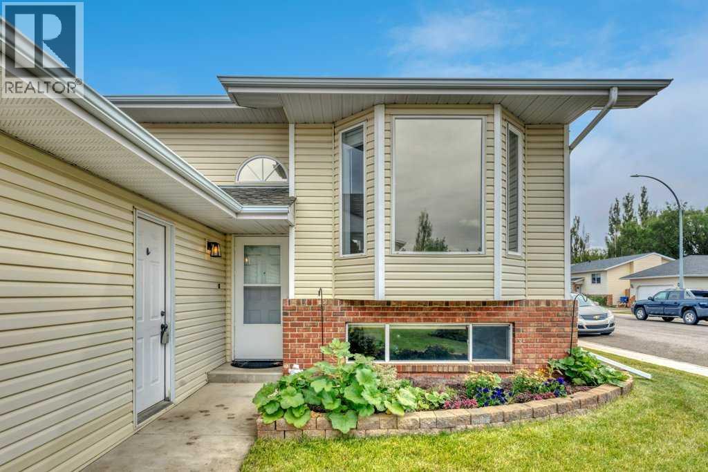 303 Strathaven Drive Property Photo 3