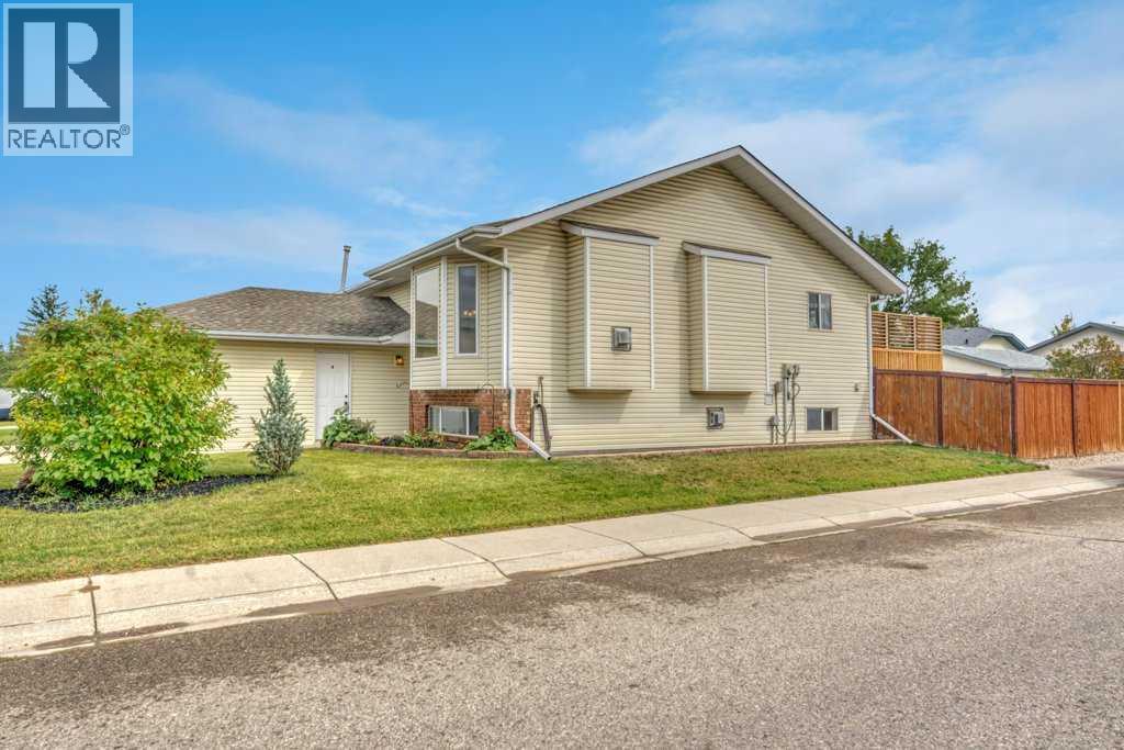 303 Strathaven Drive Property Photo 4