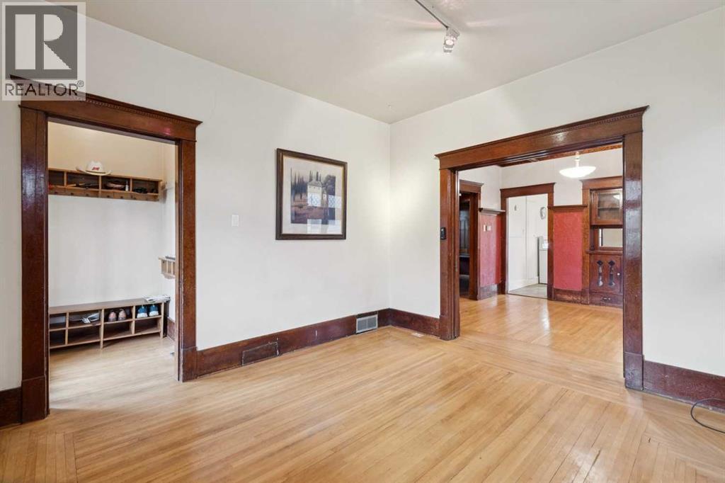 2003 26a Street Sw Property Photo 6