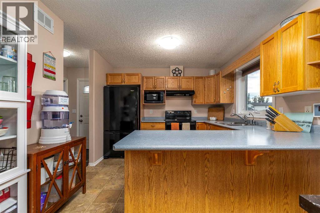 511 2 Street E Property Photo 8