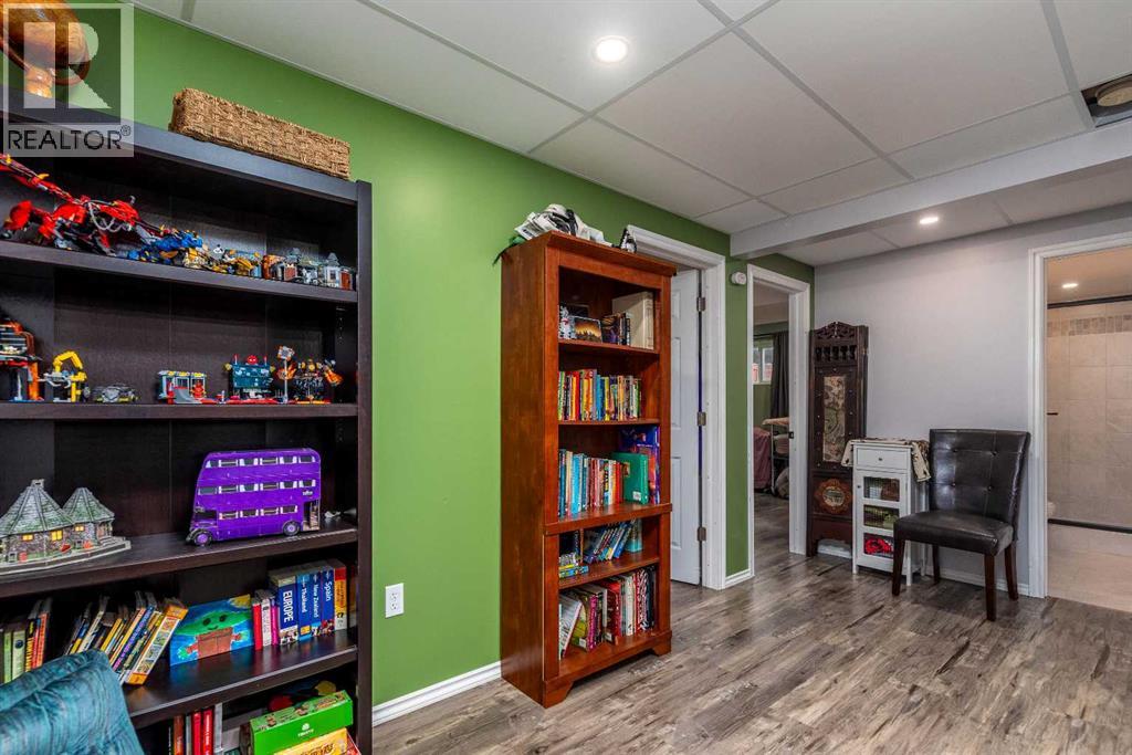 511 2 Street E Property Photo 19