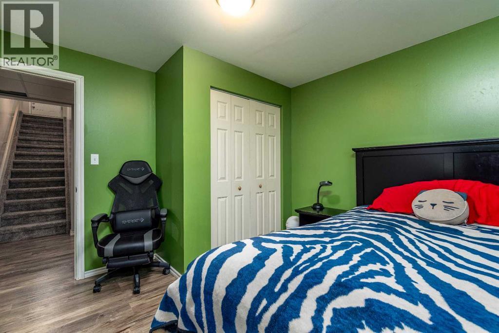 511 2 Street E Property Photo 23