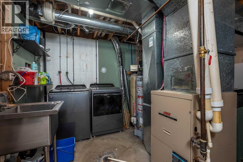 511 2 Street E Property Photo 27
