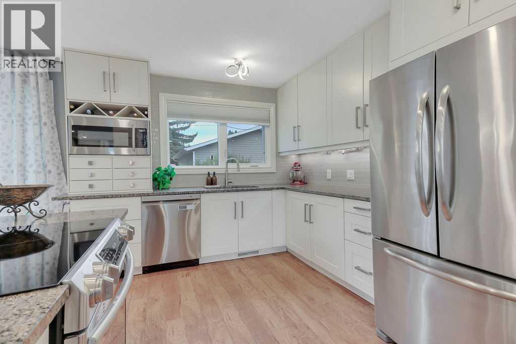 3318 41 Avenue Property Photo 12