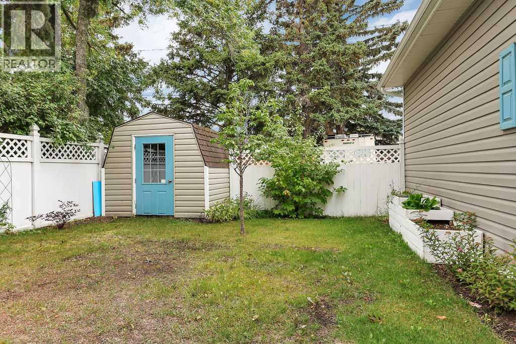 3318 41 Avenue Property Photo 37