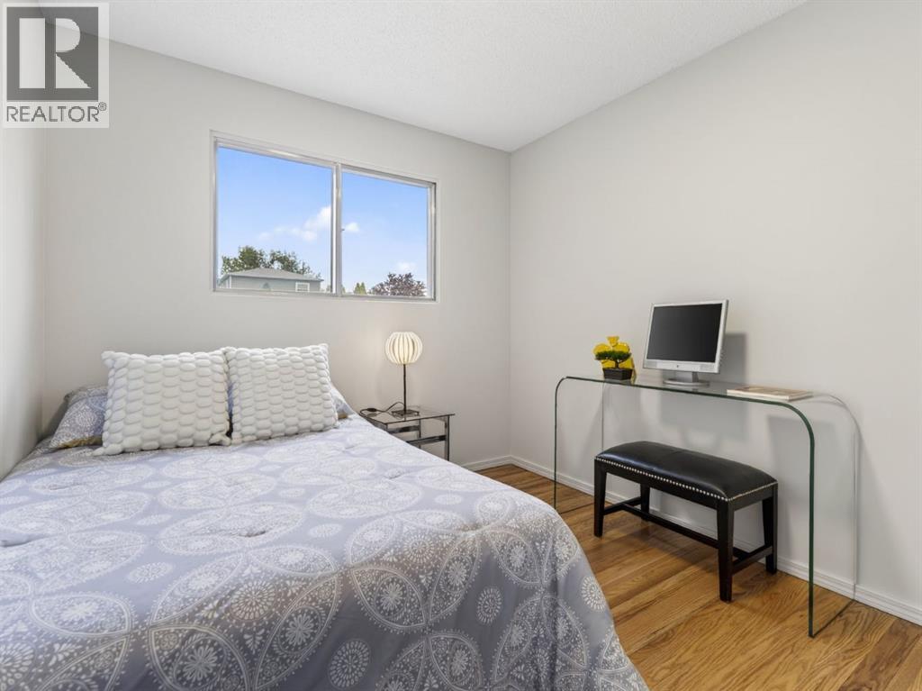 847 Raynard Crescent Se Property Photo 24