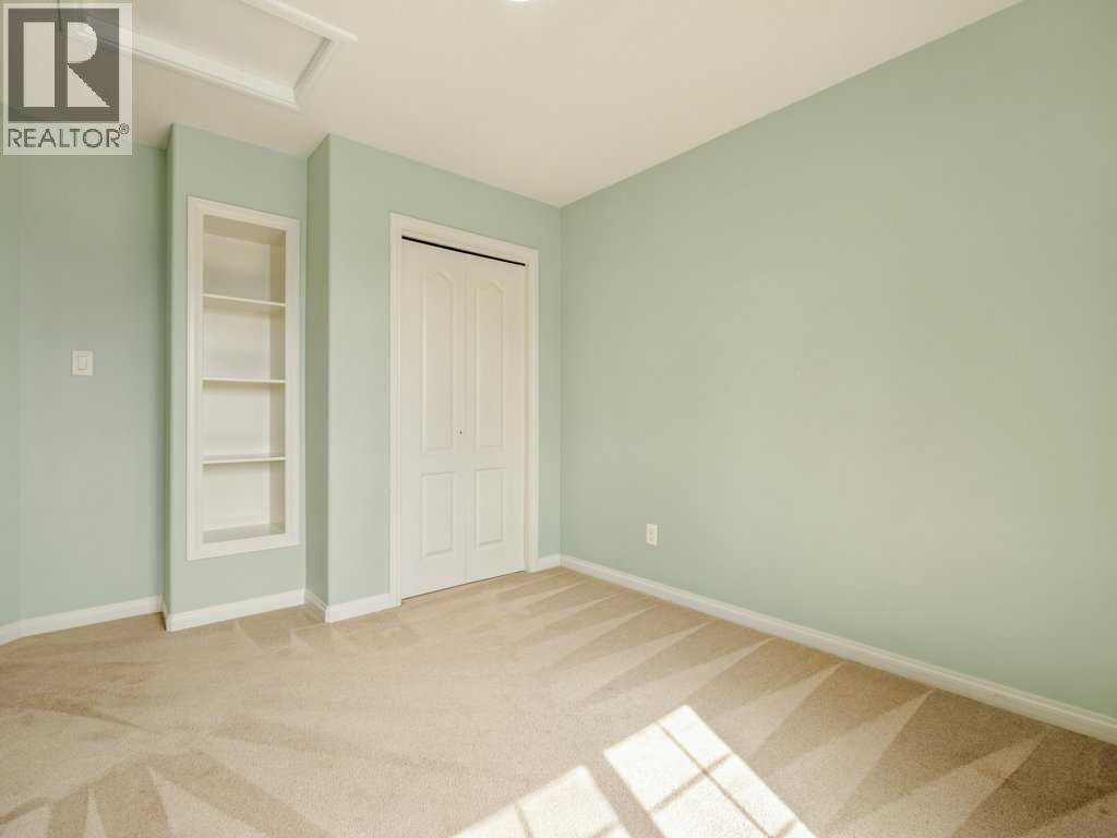 269 Keystone Lane W Property Photo 17