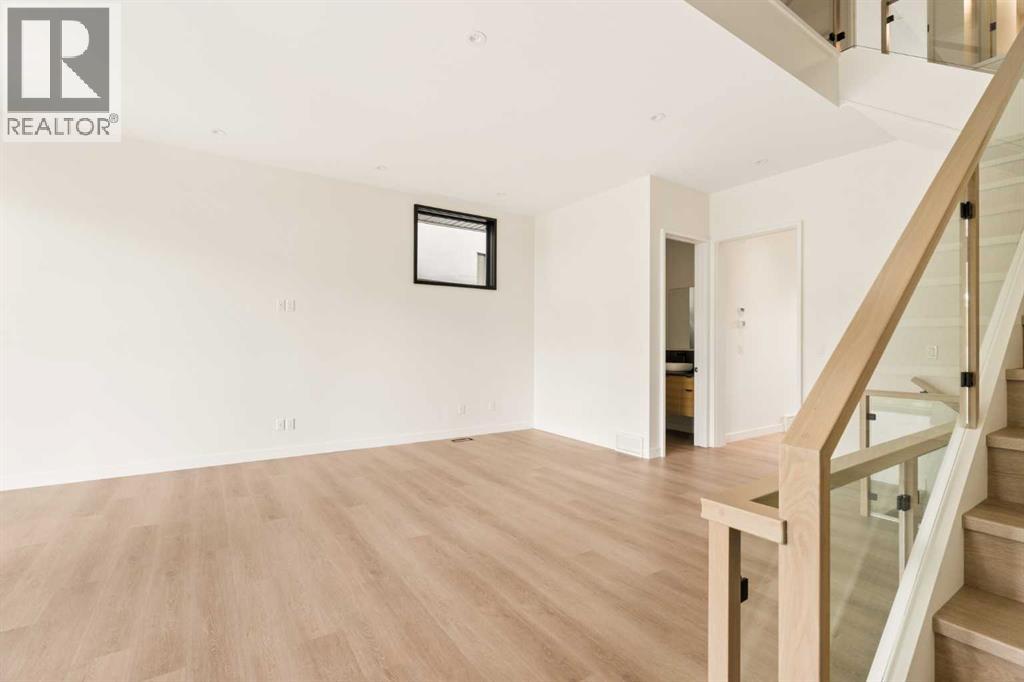 3c Willow Crescent Sw Property Photo 5