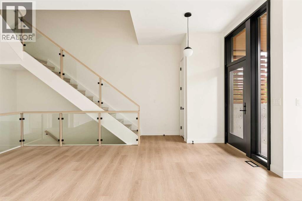 3c Willow Crescent Sw Property Photo 8