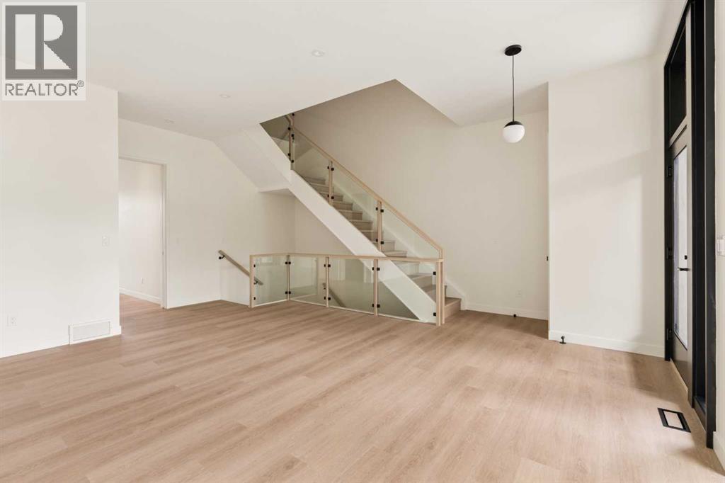 3c Willow Crescent Sw Property Photo 9