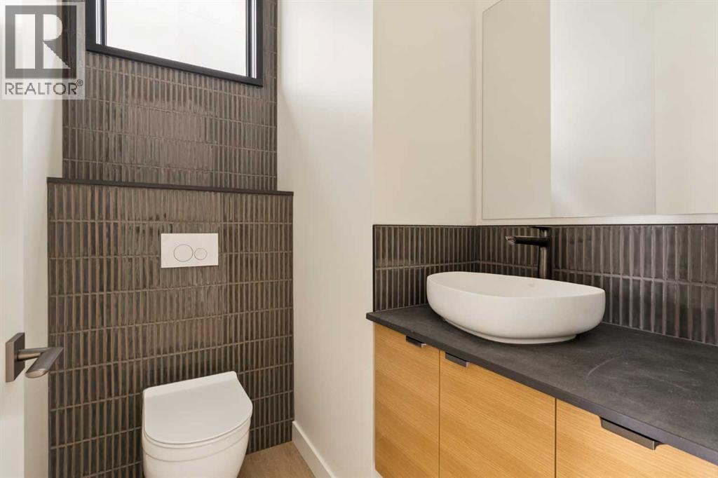 3c Willow Crescent Sw Property Photo 10