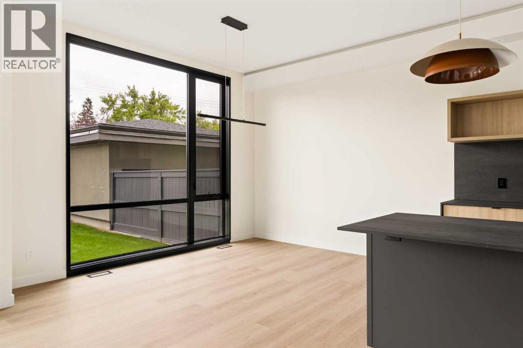 3c Willow Crescent Sw Property Photo 18