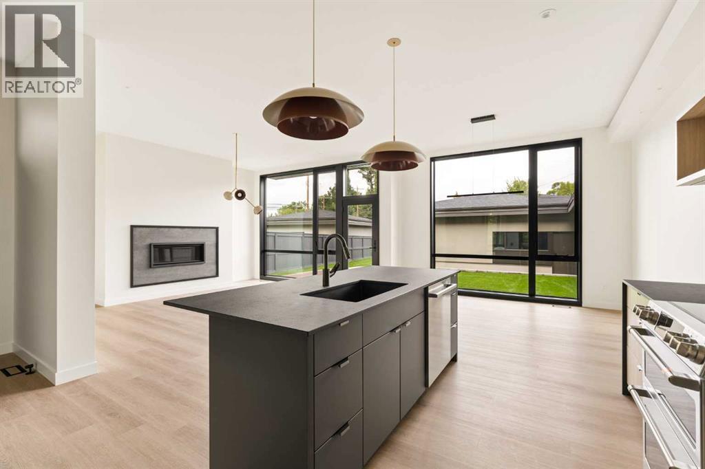 3c Willow Crescent Sw Property Photo 24