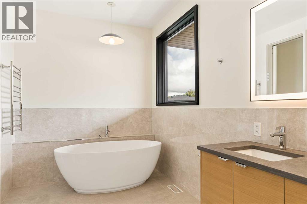 3c Willow Crescent Sw Property Photo 33