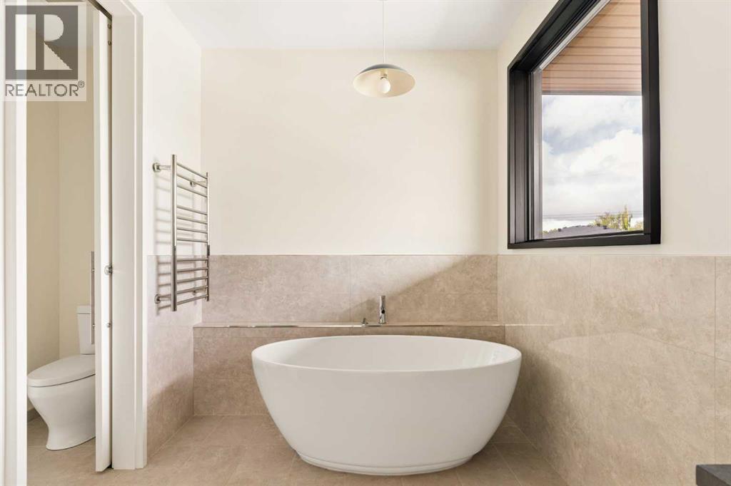 3c Willow Crescent Sw Property Photo 34