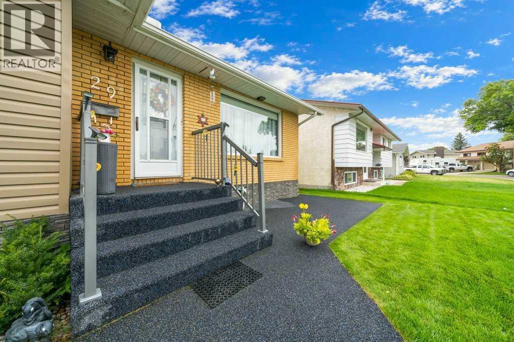 29 Cairns Way Se Property Photo 3