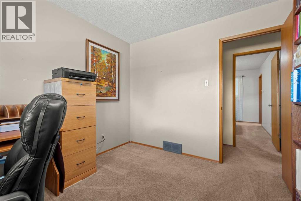 616 6 Street Se Property Photo 25