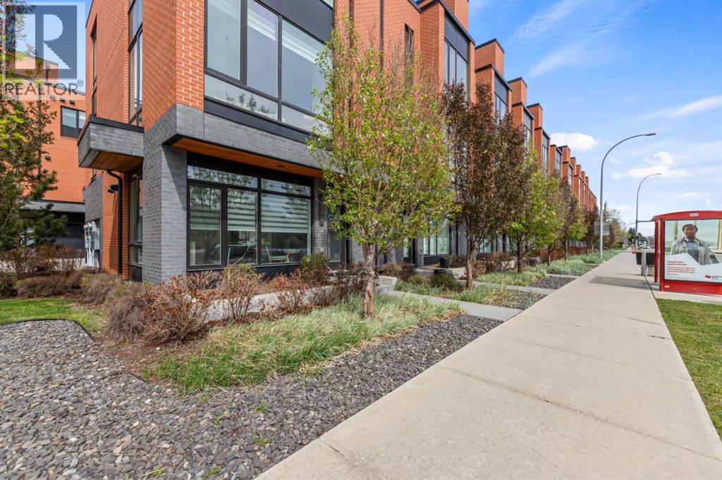 3040 Parkdale Boulevard Nw Property Photo 1