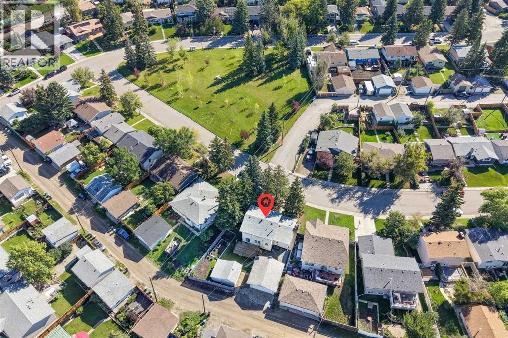 135 Queensland Road Se Property Photo 1