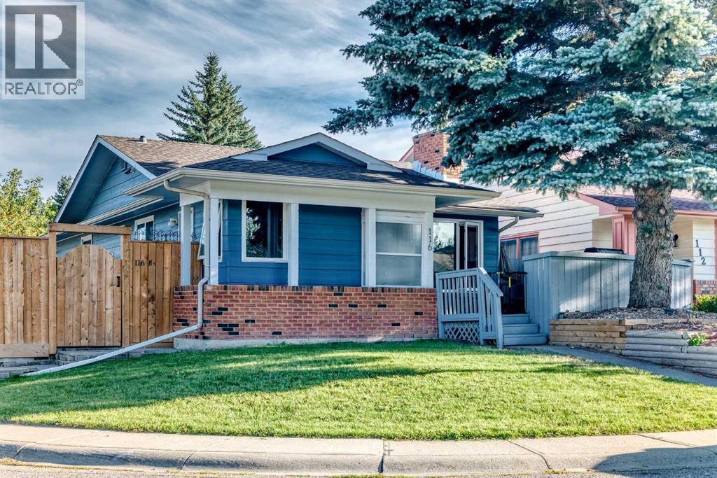 116 Midland Crescent Se Property Photo 1