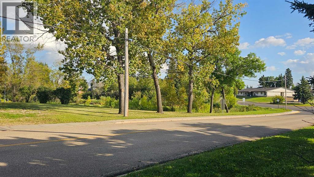 5006 45 Street Property Photo 6