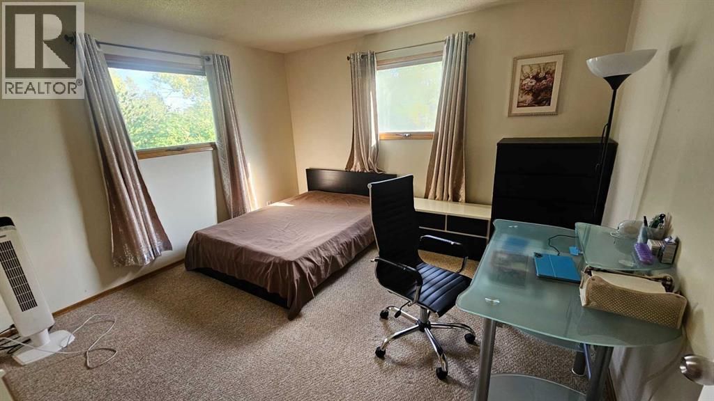 5006 45 Street Property Photo 24