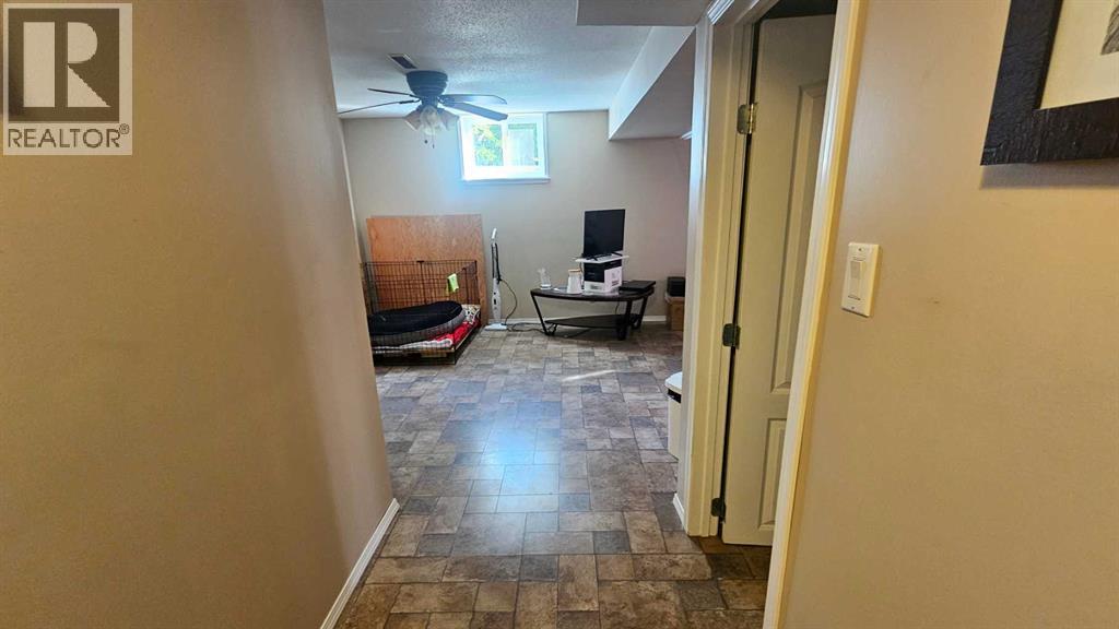 5006 45 Street Property Photo 28