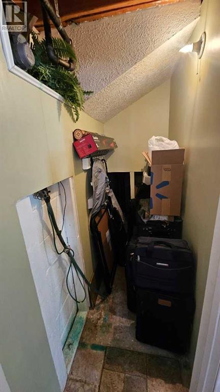 5006 45 Street Property Photo 34