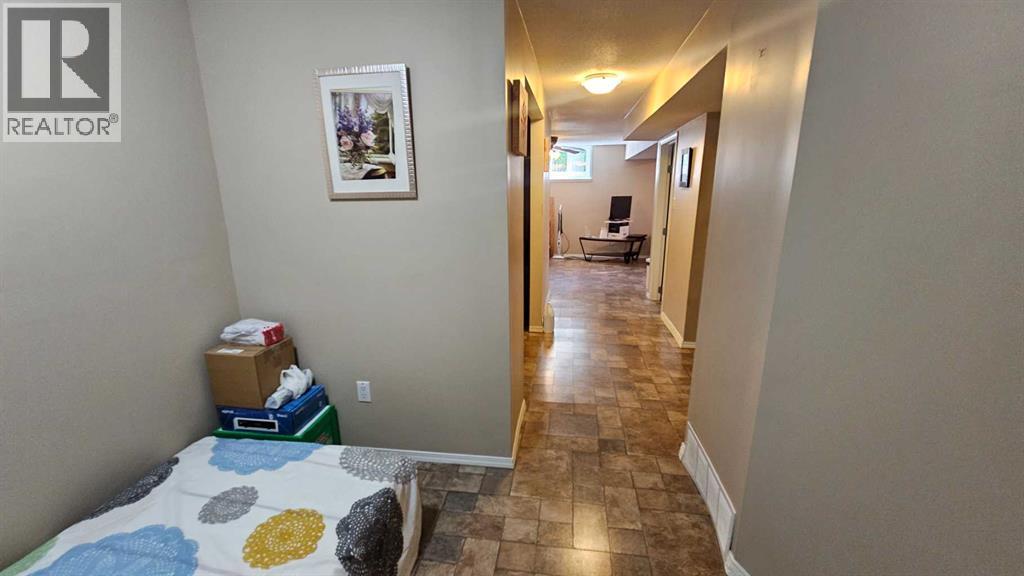 5006 45 Street Property Photo 37