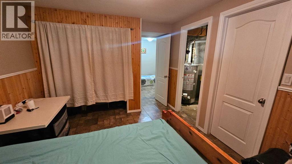 5006 45 Street Property Photo 40