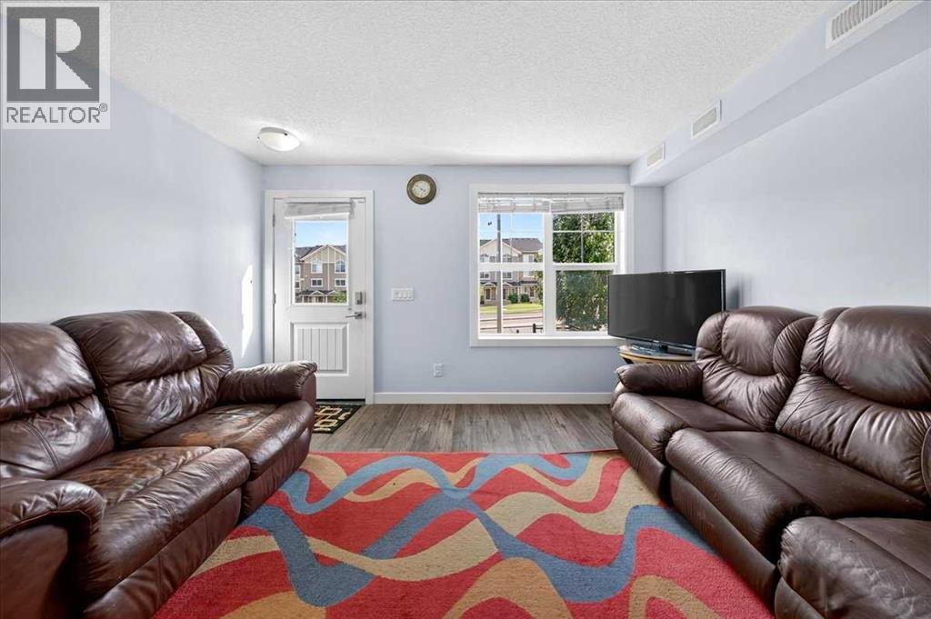 171 Evanscrest Gardens Nw Property Photo 4
