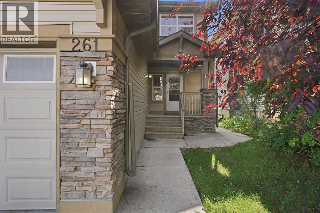 261 Panatella Boulevard Nw Property Photo 2