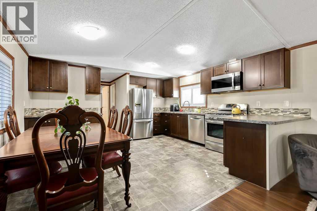 6724 17 Avenue Southeast Property Photo 7