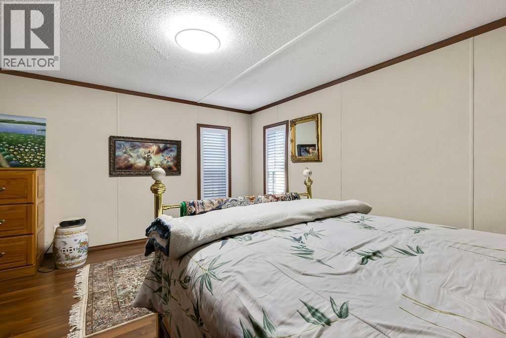 6724 17 Avenue Southeast Property Photo 15