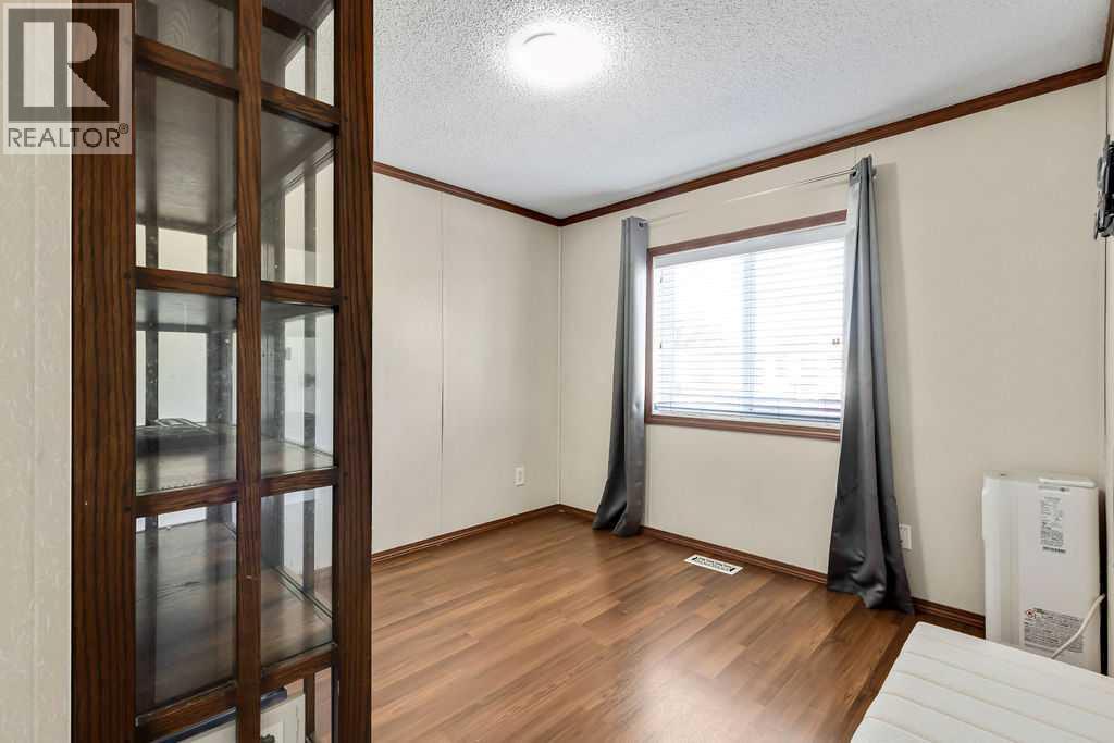 6724 17 Avenue Southeast Property Photo 20