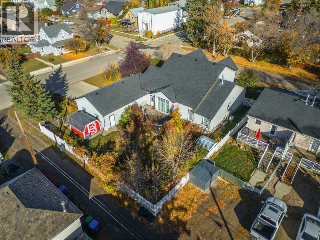 4737 49 Street Property Photo 5