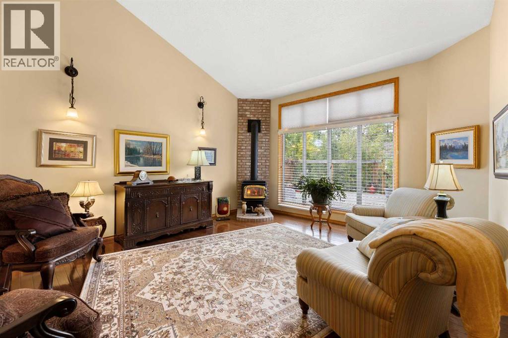 4737 49 Street Property Photo 14